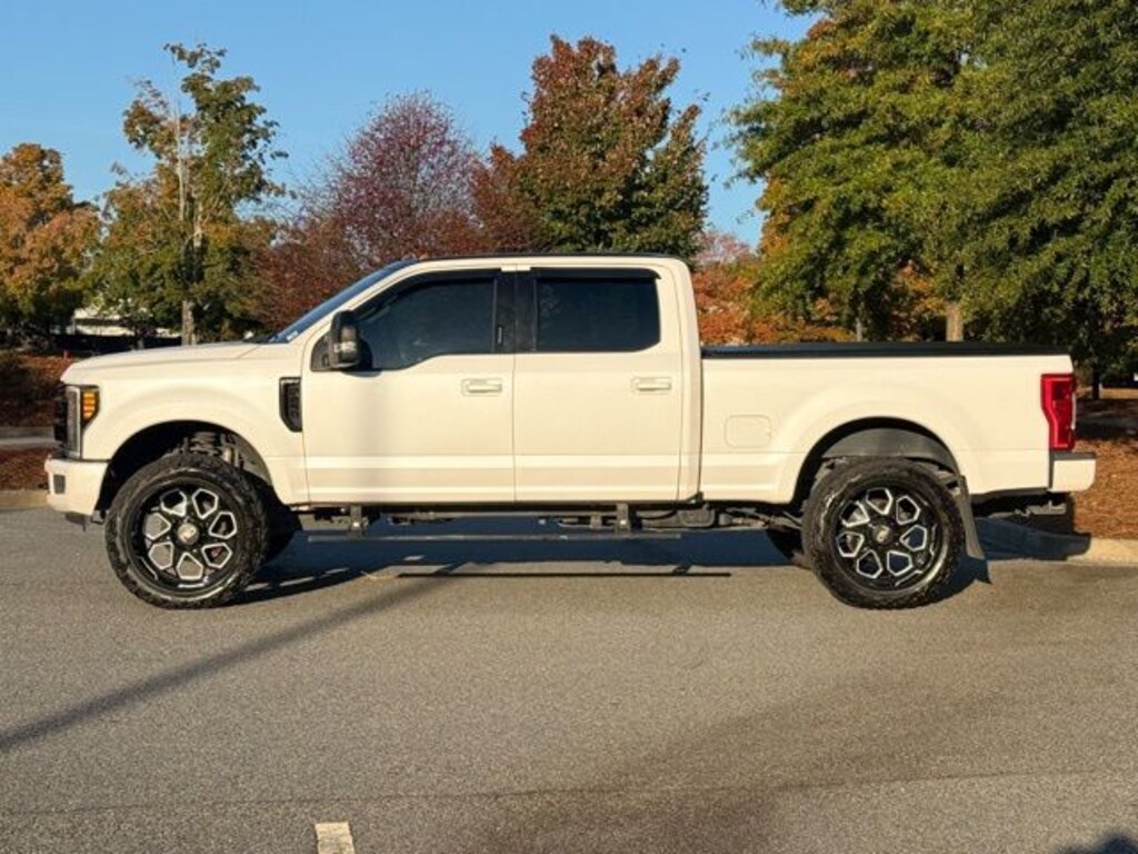 Used 2019 Ford F-250SD Lariat Truck