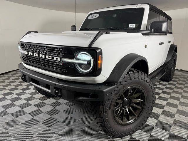 2024 Ford Bronco Wildtrak photo 2