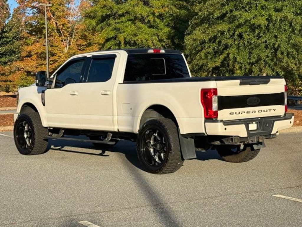 Used 2019 Ford F-250SD Lariat Truck