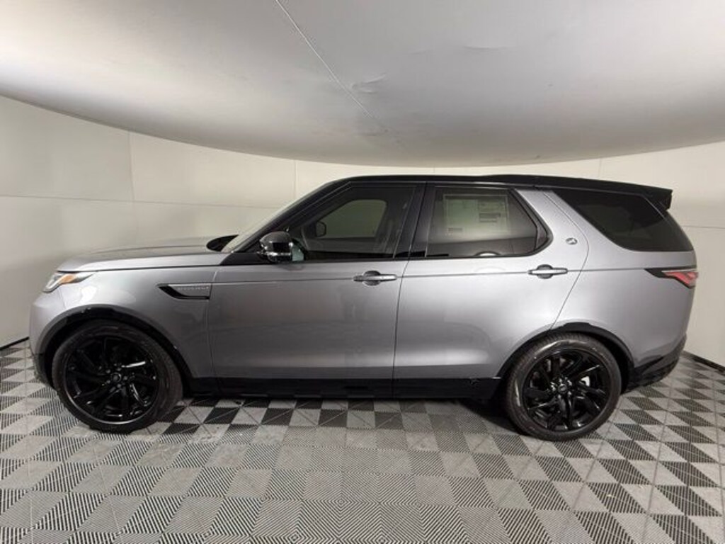 Used 2025 Land Rover Discovery Dynamic SE SUV