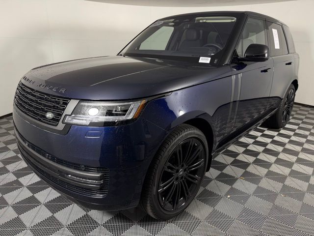 2023 Land Rover Range Rover SE photo 2