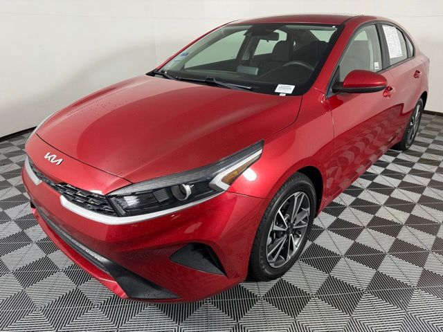 2022 Kia Forte LXS photo 3