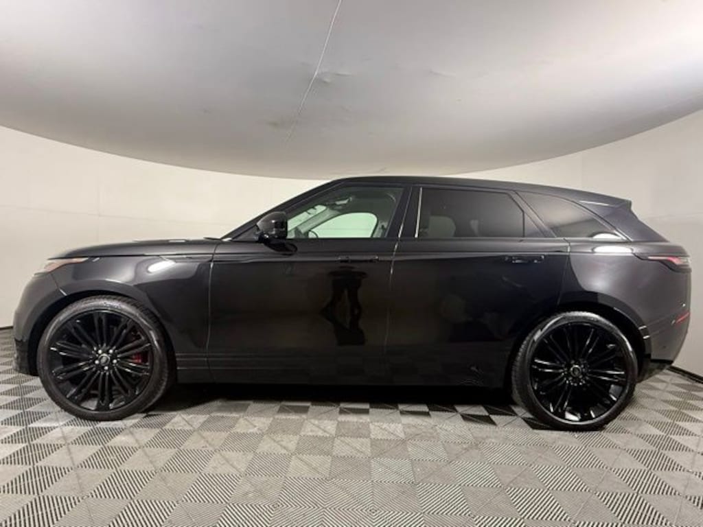 Used 2025 Land Rover Range Rover Velar Dynamic SE SUV