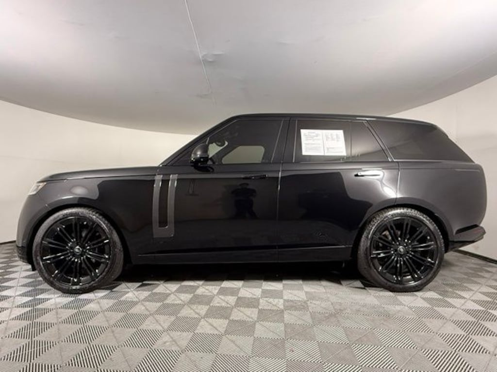 Used 2025 Land Rover Range Rover SE SUV