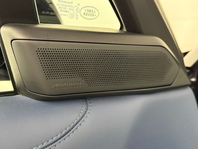 2025 Land Rover Range Rover SV - Photo 24