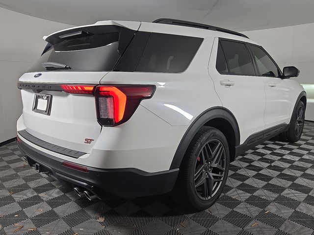 2025 Ford Explorer ST photo 4
