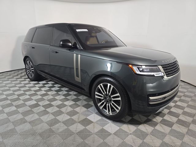 2023 Land Rover Range Rover SE photo 2