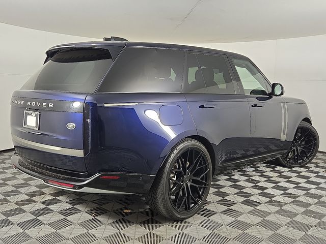 2023 Land Rover Range Rover SE photo 4