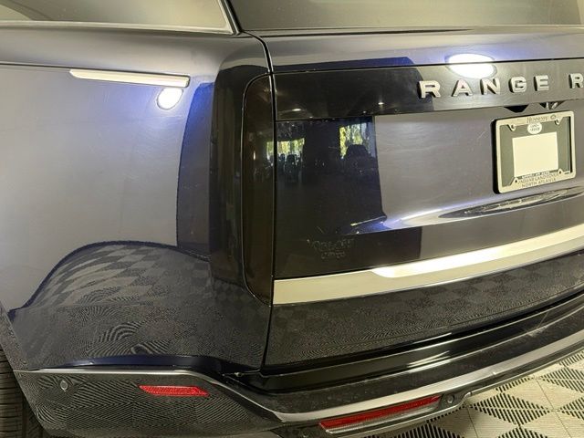 2025 Land Rover Range Rover SV - Photo 13