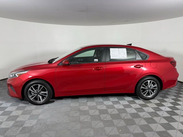 2022 Kia Forte LXS photo 4
