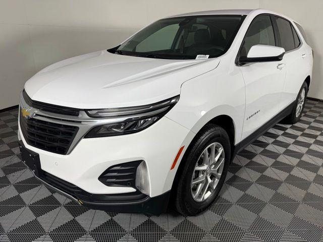 2023 Chevrolet Equinox LT photo 2