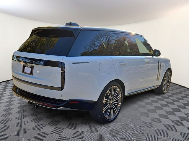 2025 Land Rover Range Rover SE photo 4