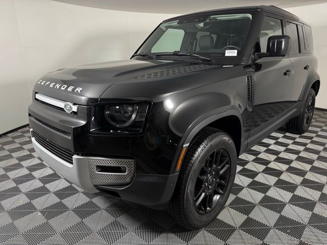 2024 Land Rover Defender 110 S photo 3