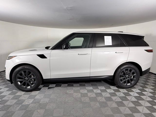 2025 Land Rover Range Rover Sport SE photo 4