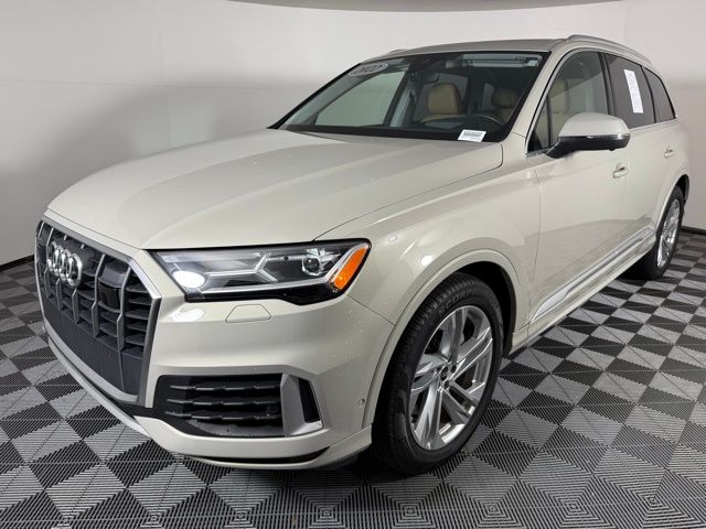 2022 Audi Q7 55 Prestige photo 3