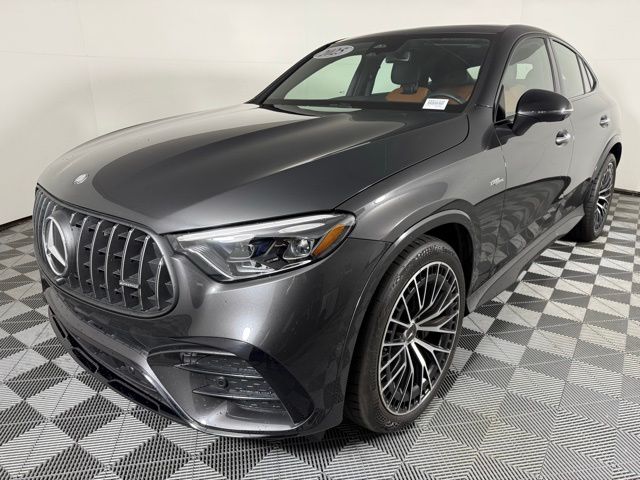 2025 Mercedes Benz GLC 43 AMG photo 3