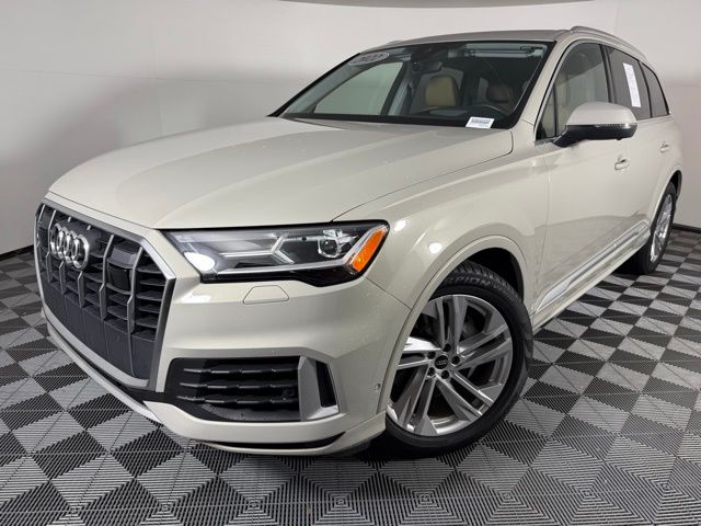 2022 Audi Q7 55 Prestige photo 2