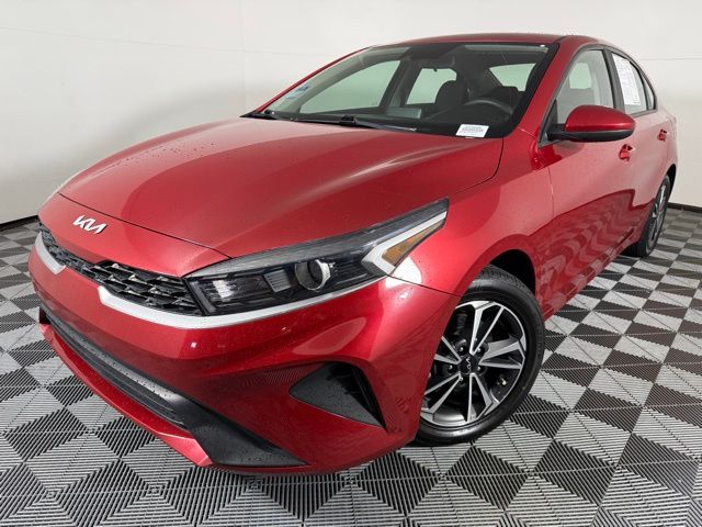 2022 Kia Forte LXS photo 2