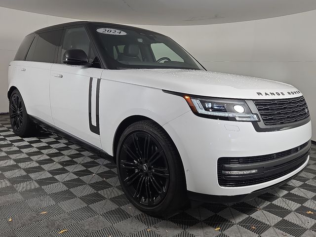 2024 Land Rover Range Rover SE photo 3