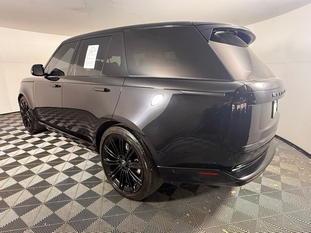 2023 Land Rover Range Rover SE photo 2