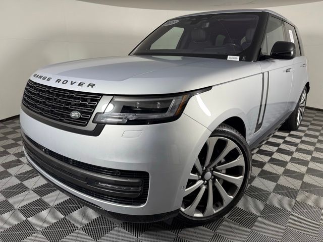 2023 Land Rover Range Rover SE photo 2