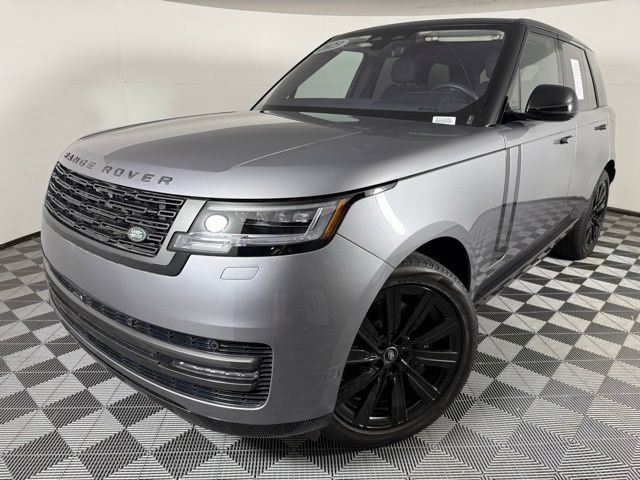 2023 Land Rover Range Rover SE photo 2