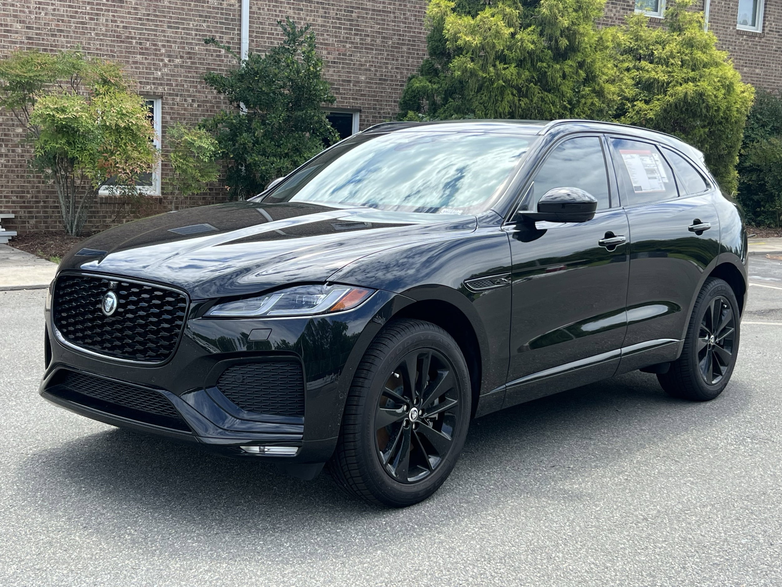 2026 Jaguar F-Pace R-Dynamic S's photo