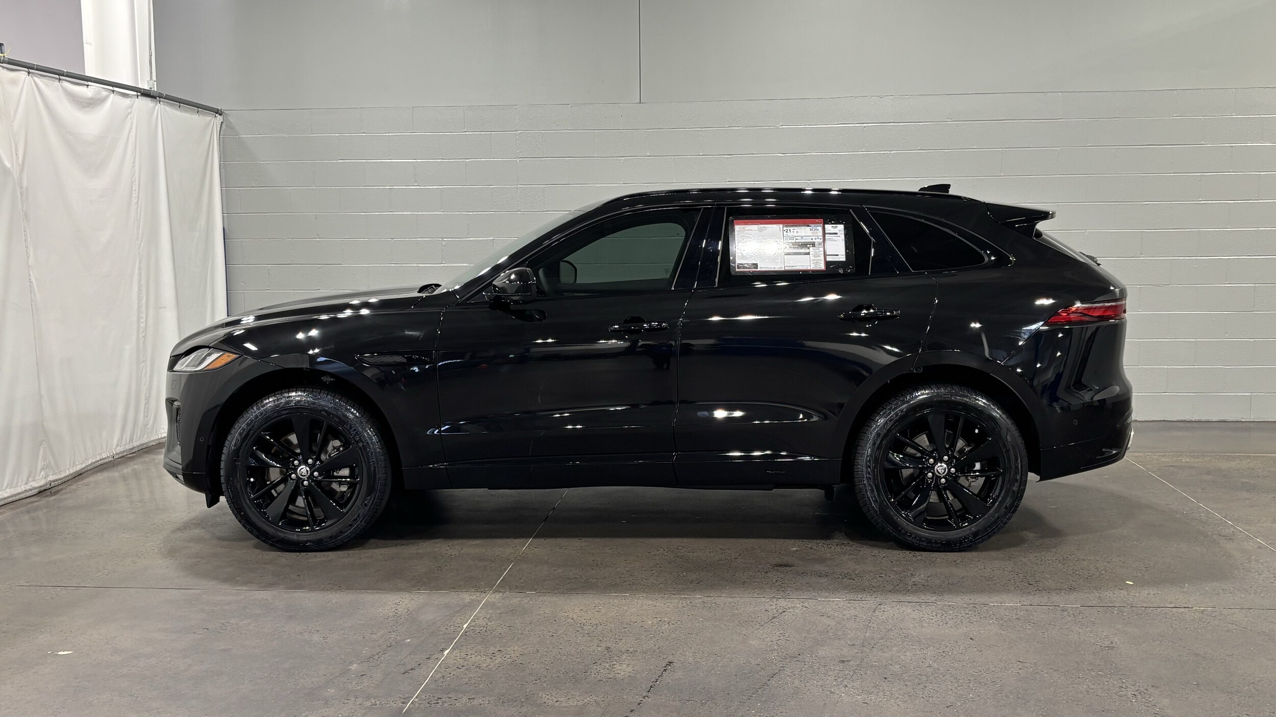 Jaguar F-PACE P400 R-Dynamic S