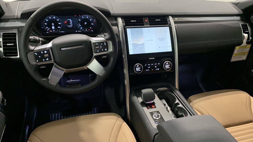 Used 2025 Land Rover Discovery Dynamic SE SUV