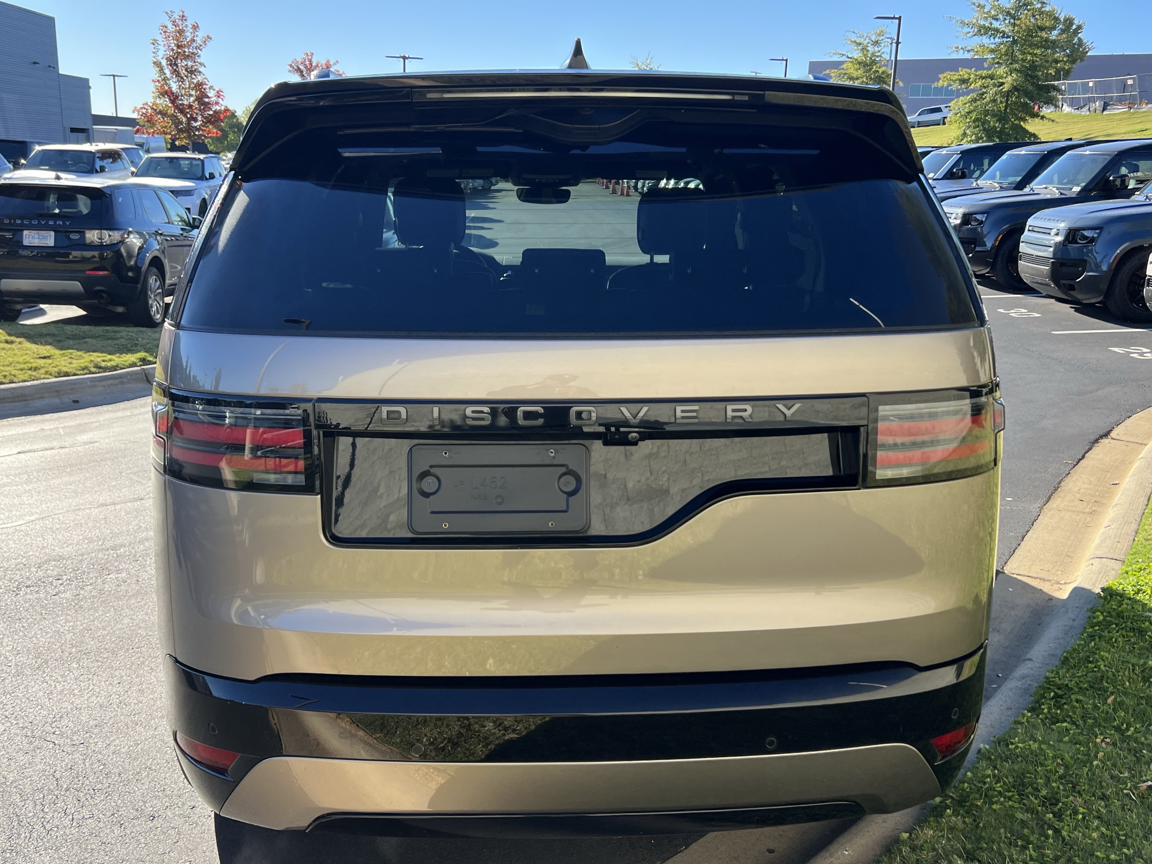 Certified 2025 Land Rover Discovery Dynamic SE SUV