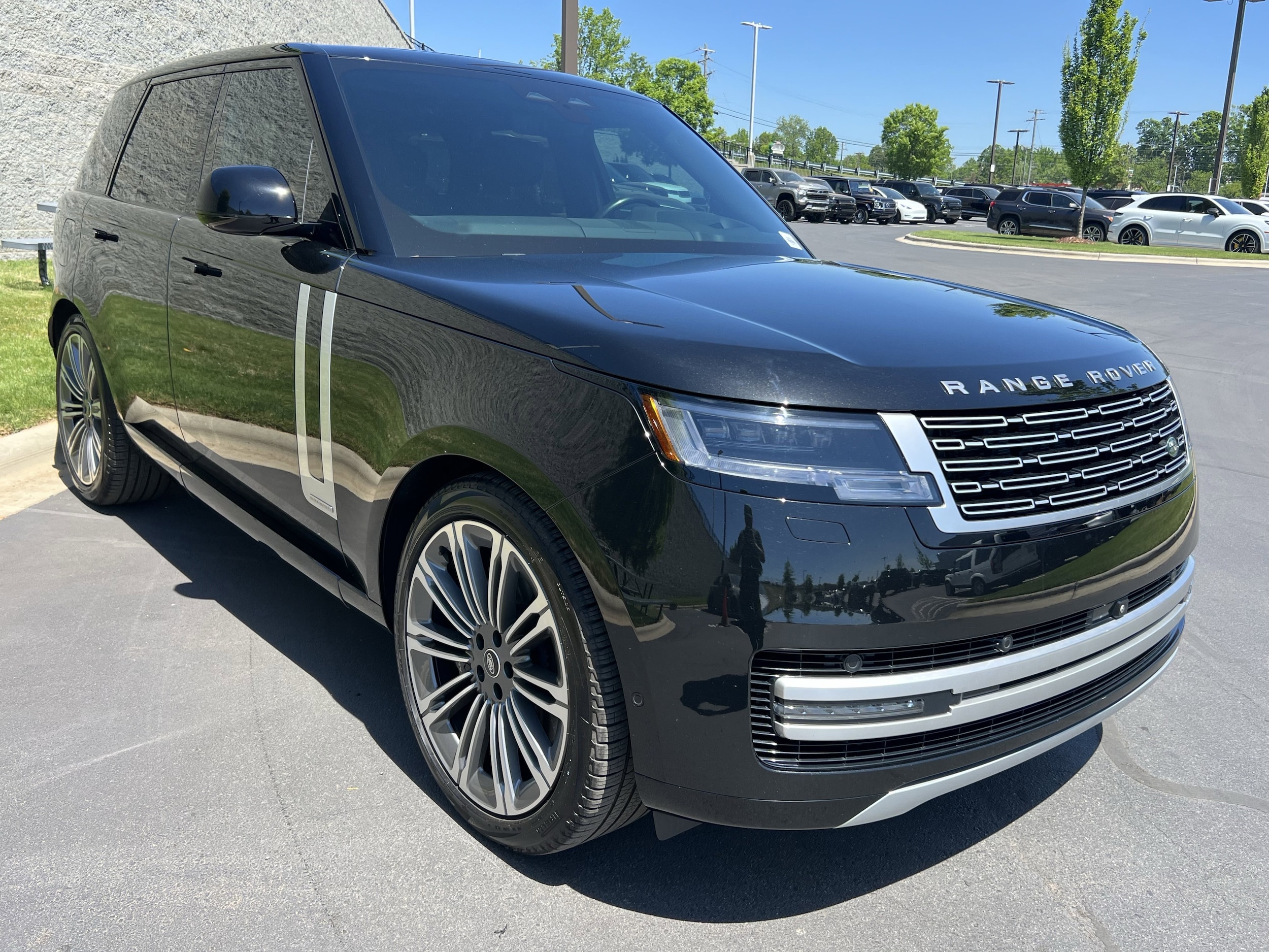 2024 Land Rover Range Rover Autobiography photo 3