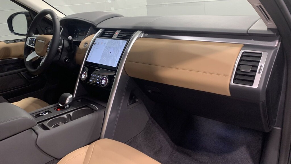 Used 2025 Land Rover Discovery Metropolitan Edition SUV