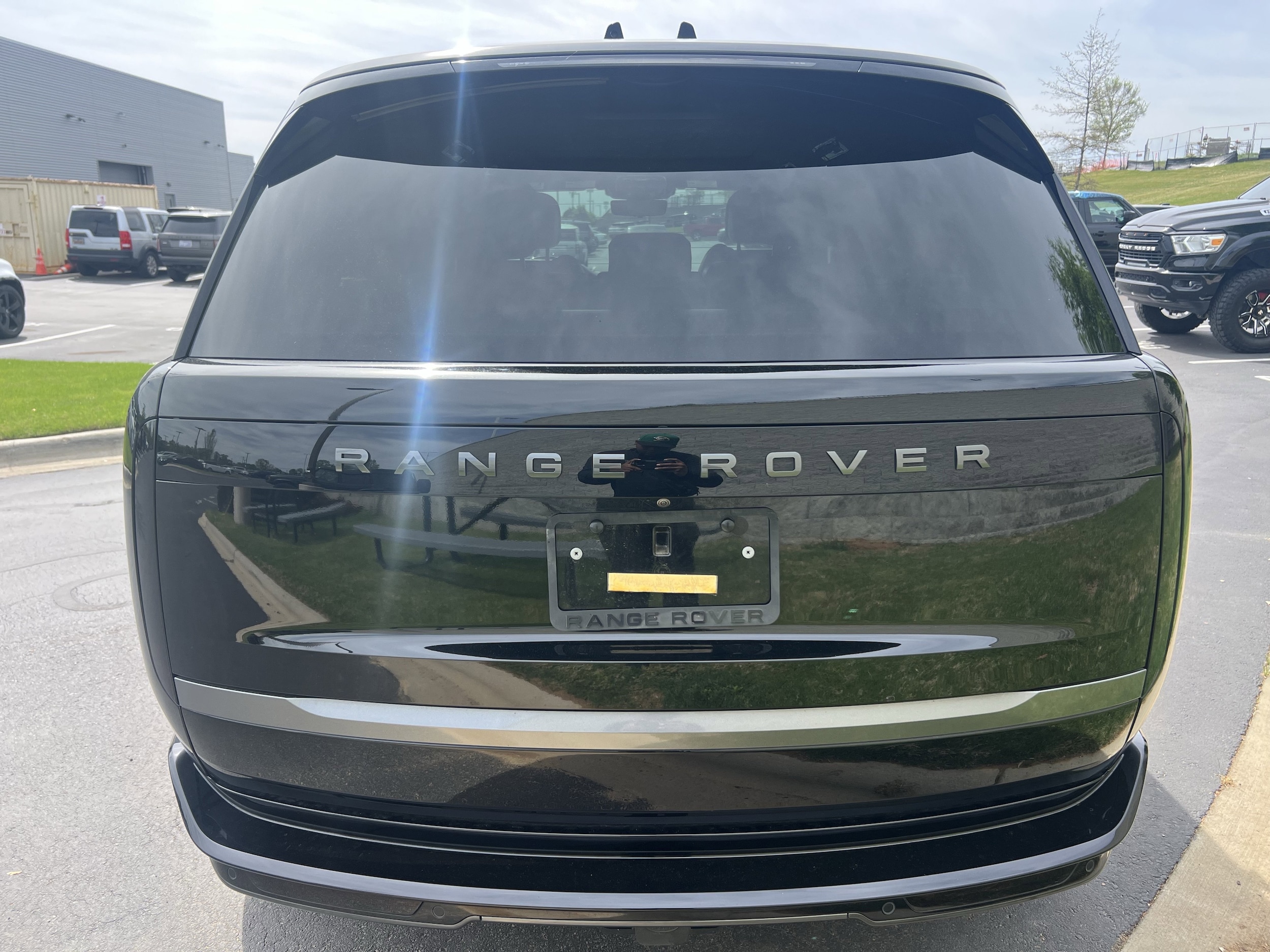 2024 Land Rover Range Rover SE photo 4
