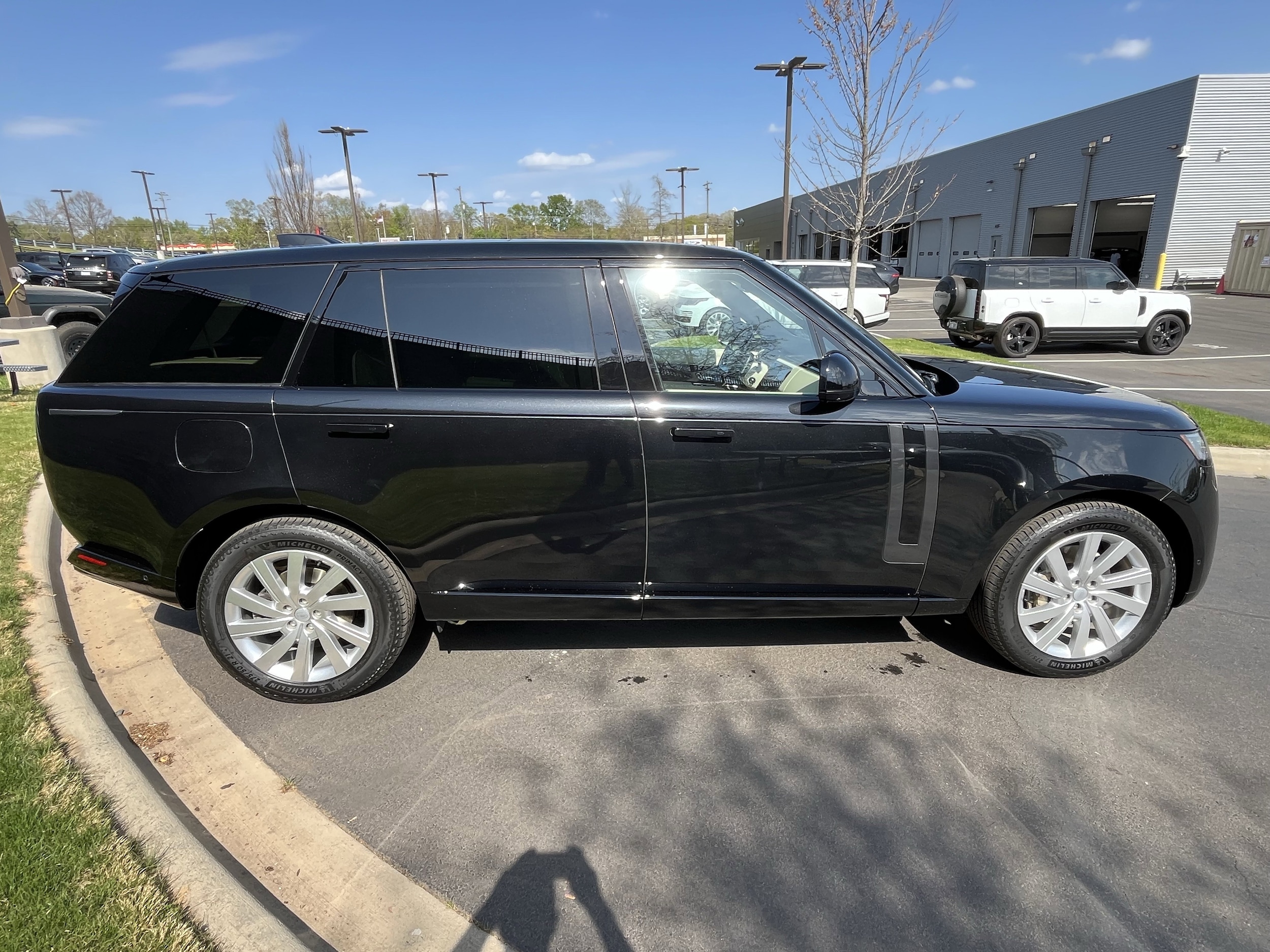 2023 Land Rover Range Rover SE photo 5