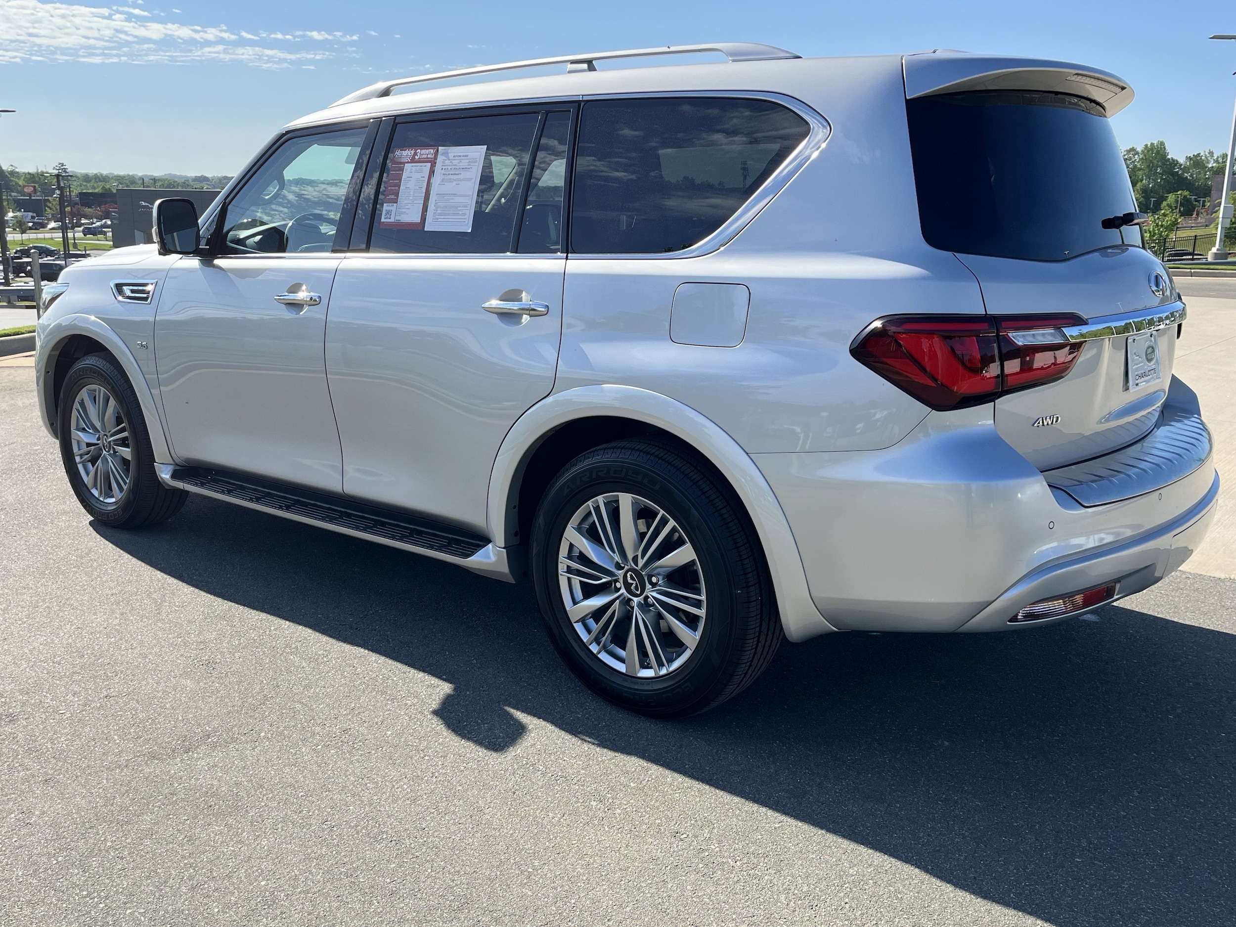2020 INFINITI QX80 LUXE photo 5