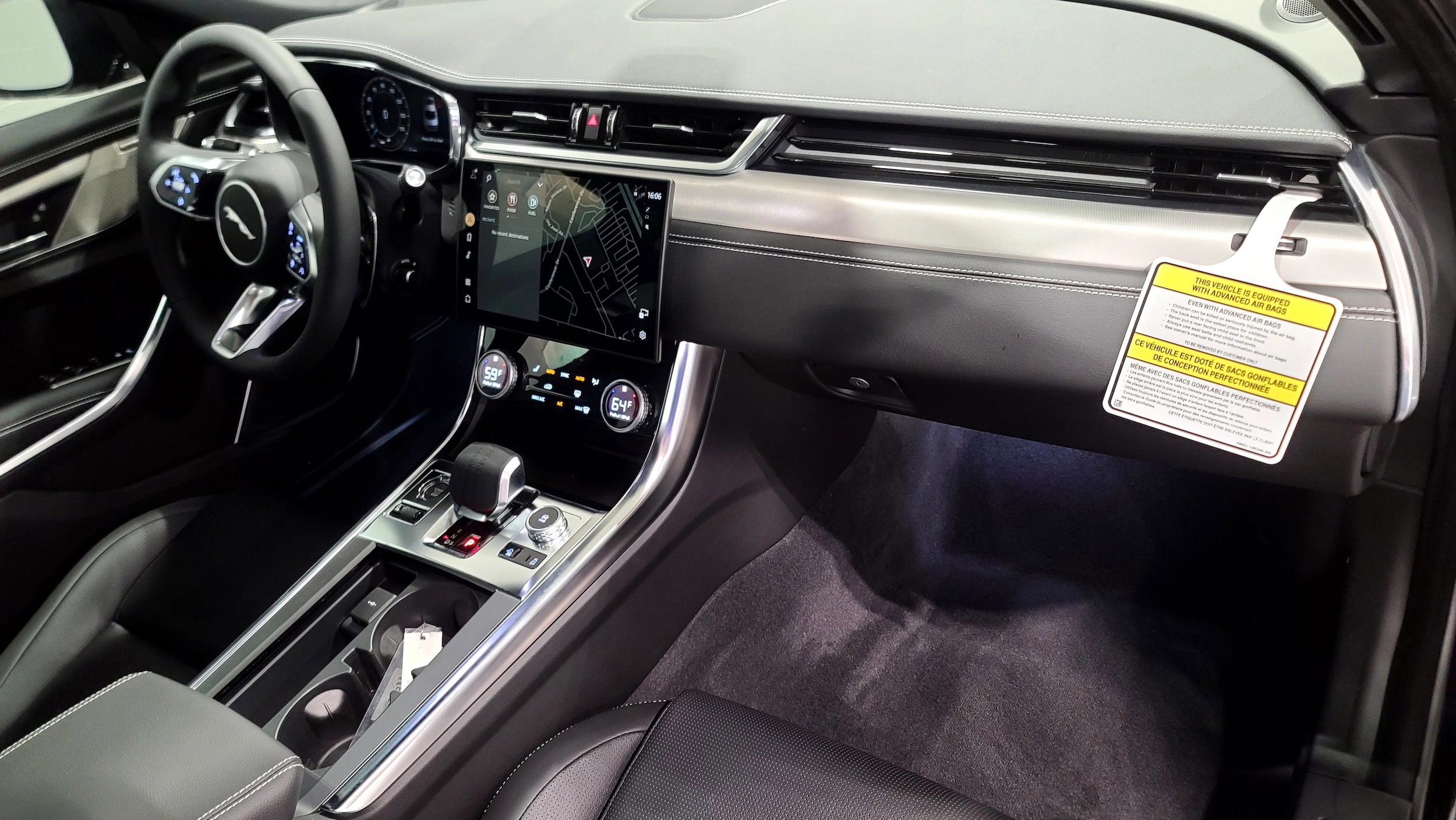 2024 Jaguar XF R-Dynamic SE photo 3