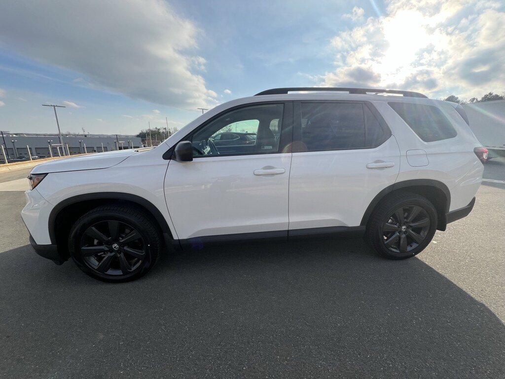 Used 2025 Honda Pilot Sport SUV