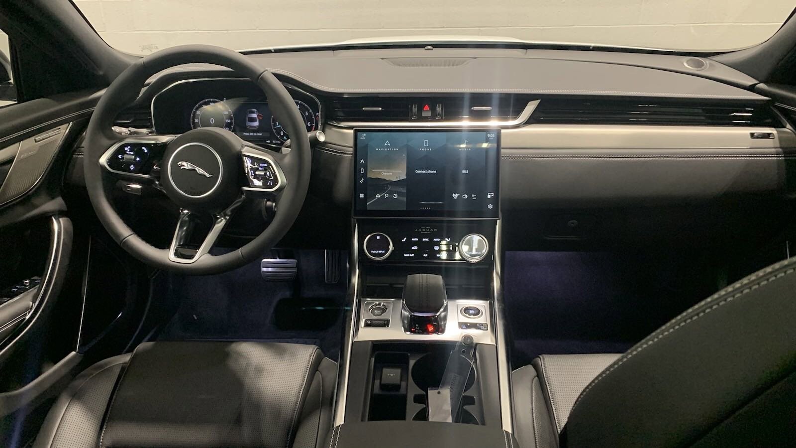 2024 Jaguar XF P250 R-Dynamic SE photo 3