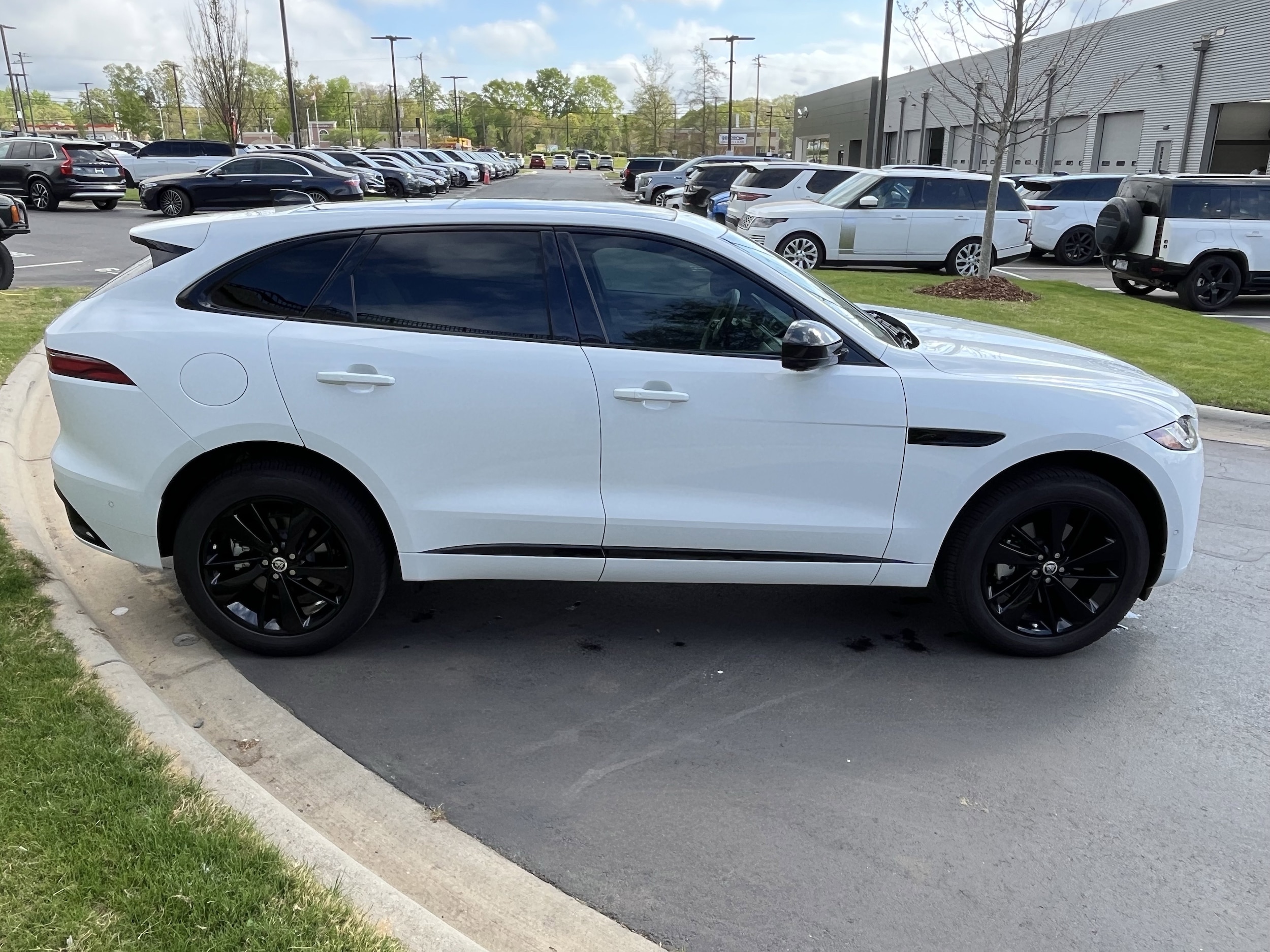 2025 Jaguar F-PACE R-Dynamic S photo 6