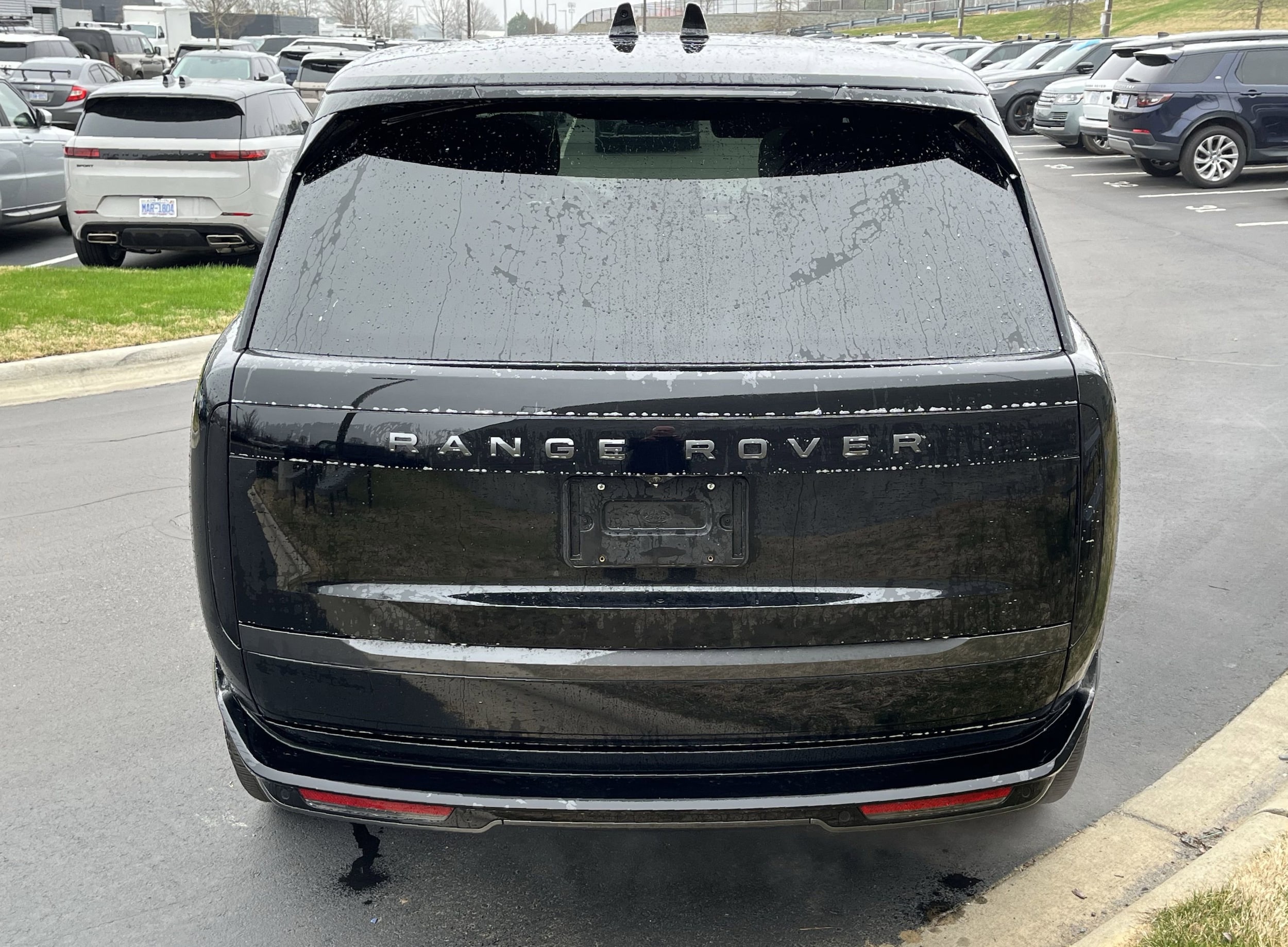 2025 Land Rover Range Rover SE photo 4