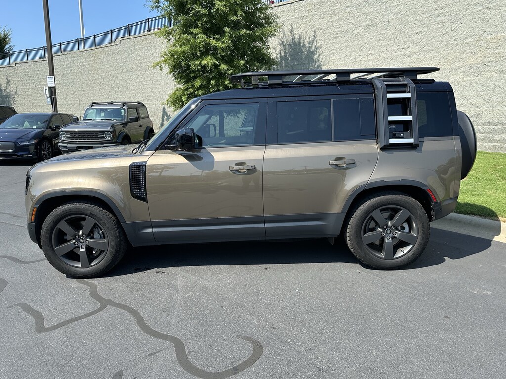 Used 2023 Land Rover Defender SE SUV