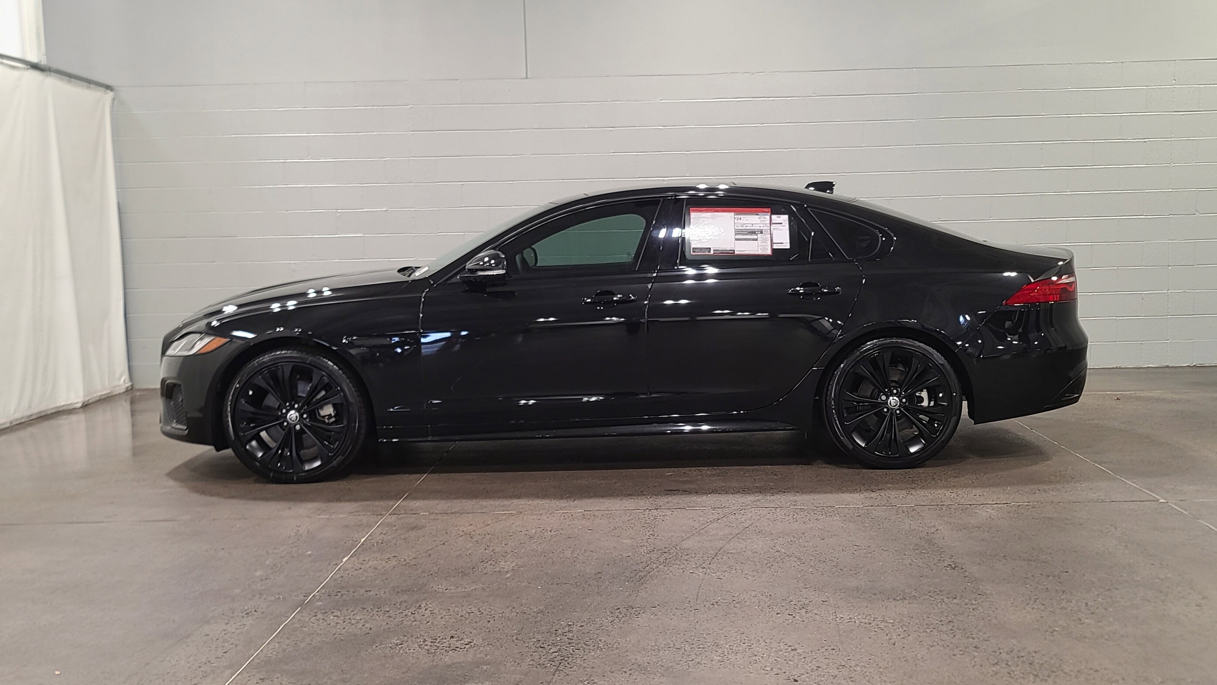 2024 Jaguar XF R-Dynamic SE photo 6