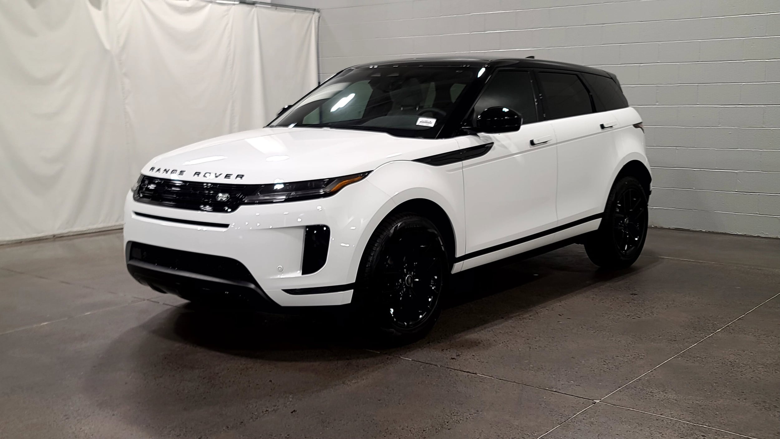 2026 Land Rover Range Rover Evoque S's photo