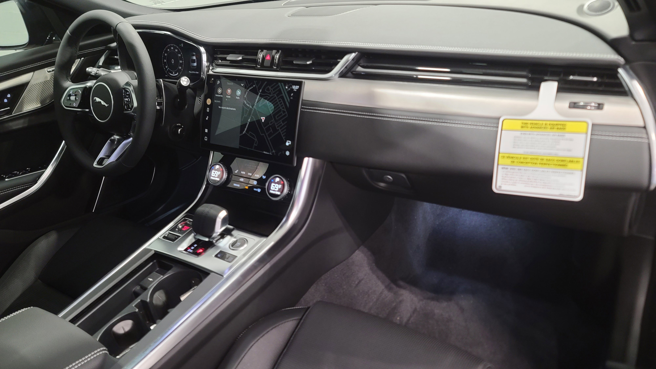 2024 Jaguar XF R-Dynamic SE photo 3