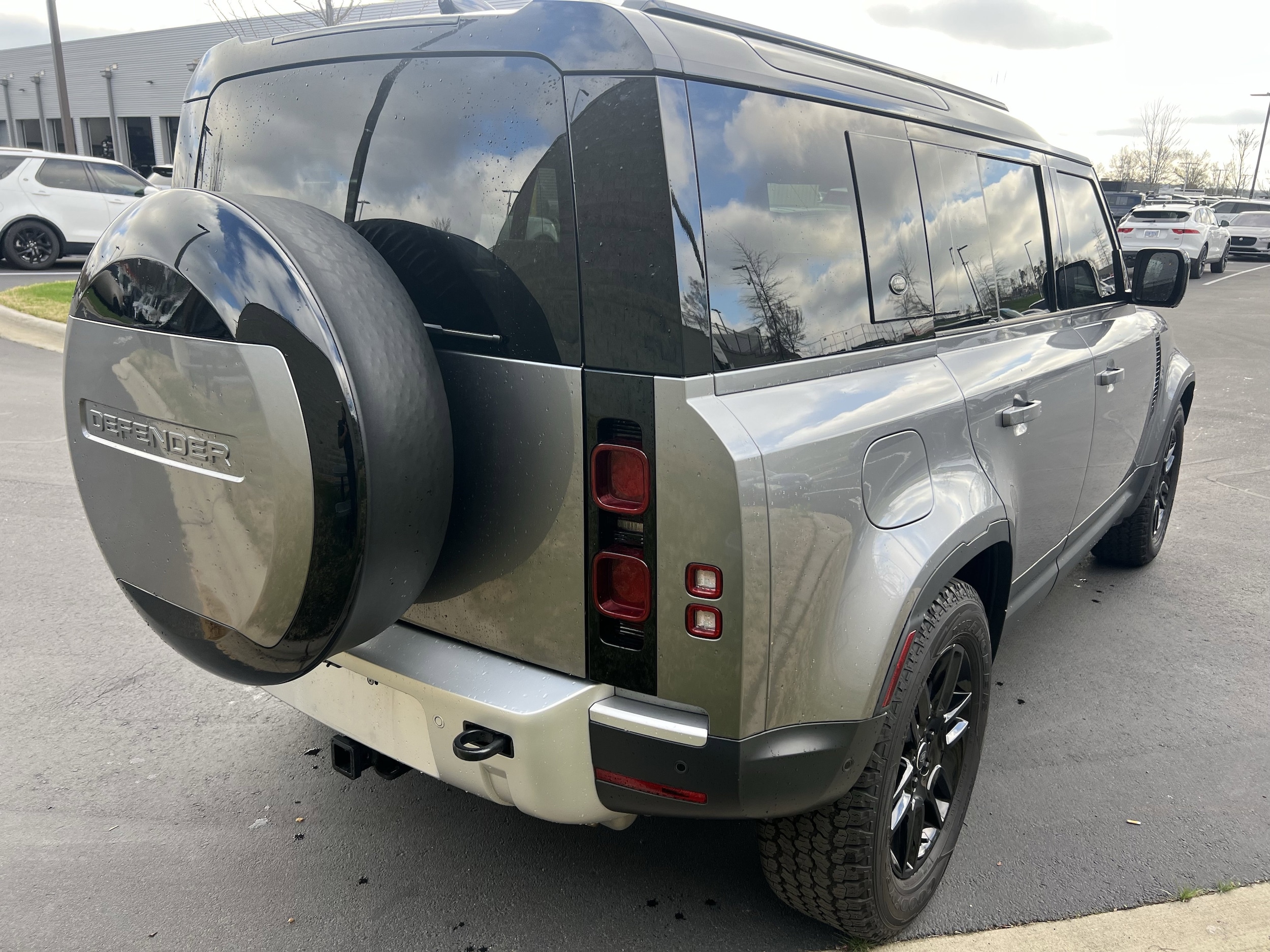 2024 Land Rover Defender S photo 5