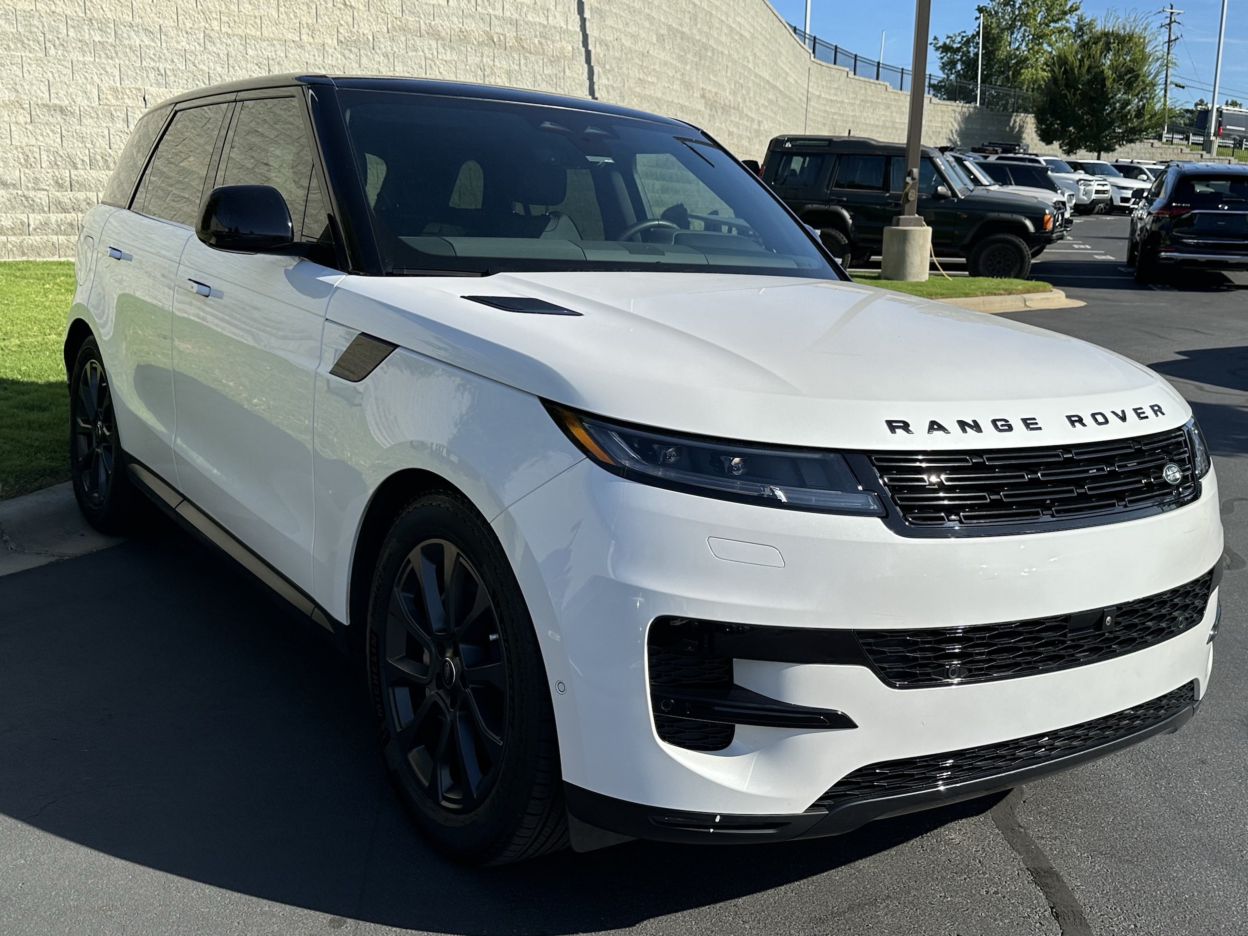 2024 Land Rover Range Rover Sport SE