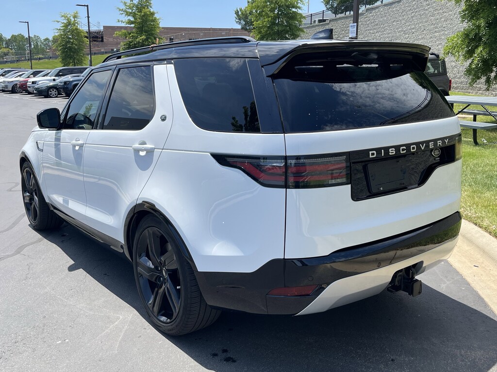 Certified 2023 Land Rover Discovery Metropolitan Edition SUV