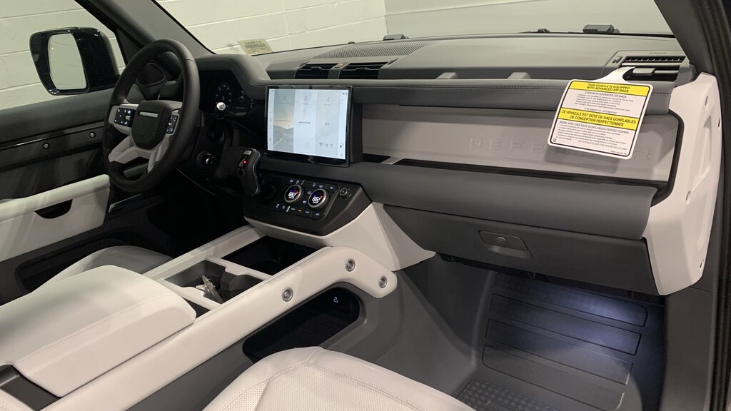 Used 2025 Land Rover Defender X-Dynamic SE SUV