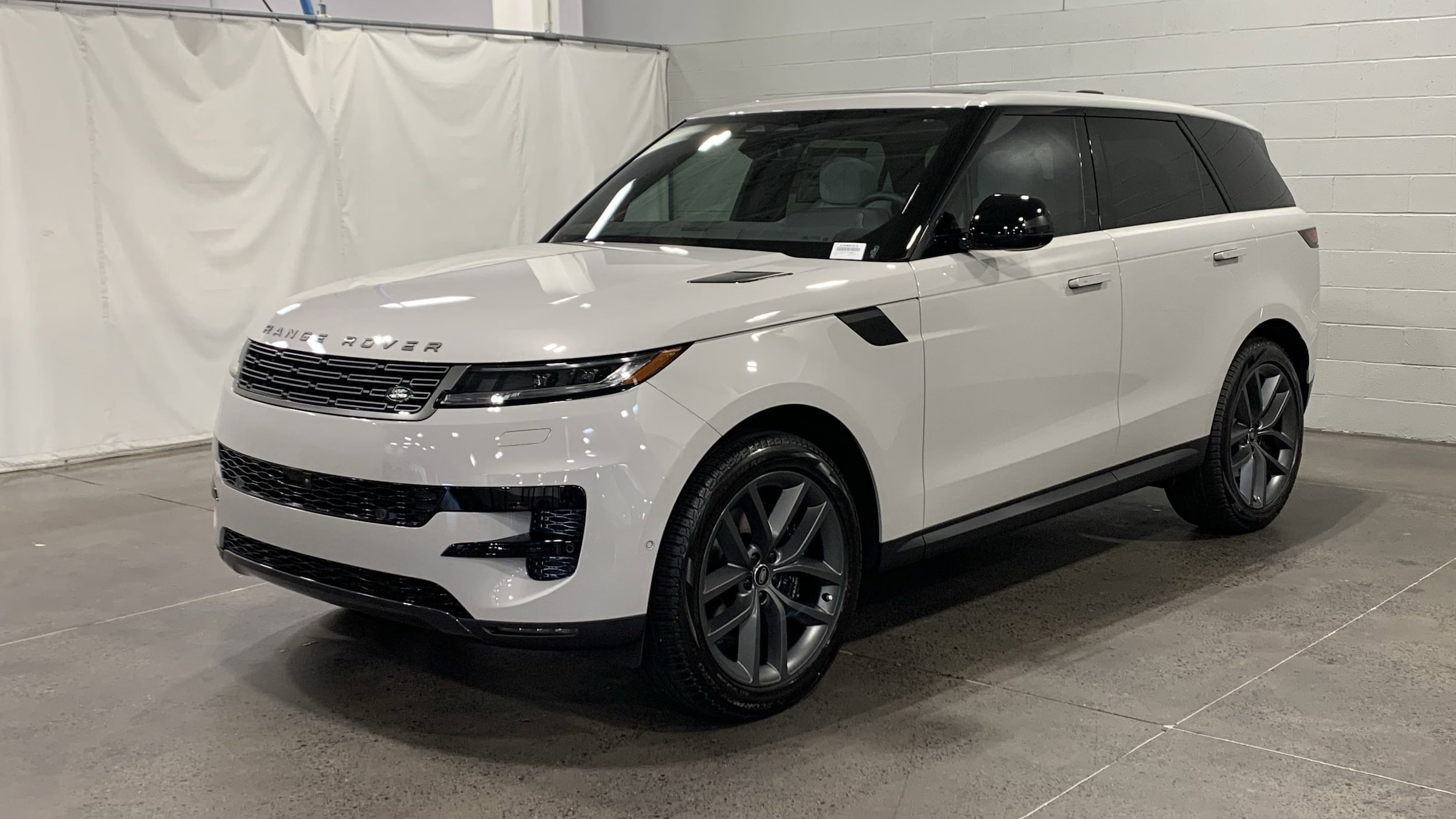 2025 Land Rover Range Rover Sport SE's photo