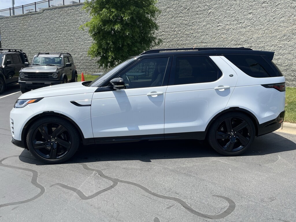 Certified 2023 Land Rover Discovery Metropolitan Edition SUV